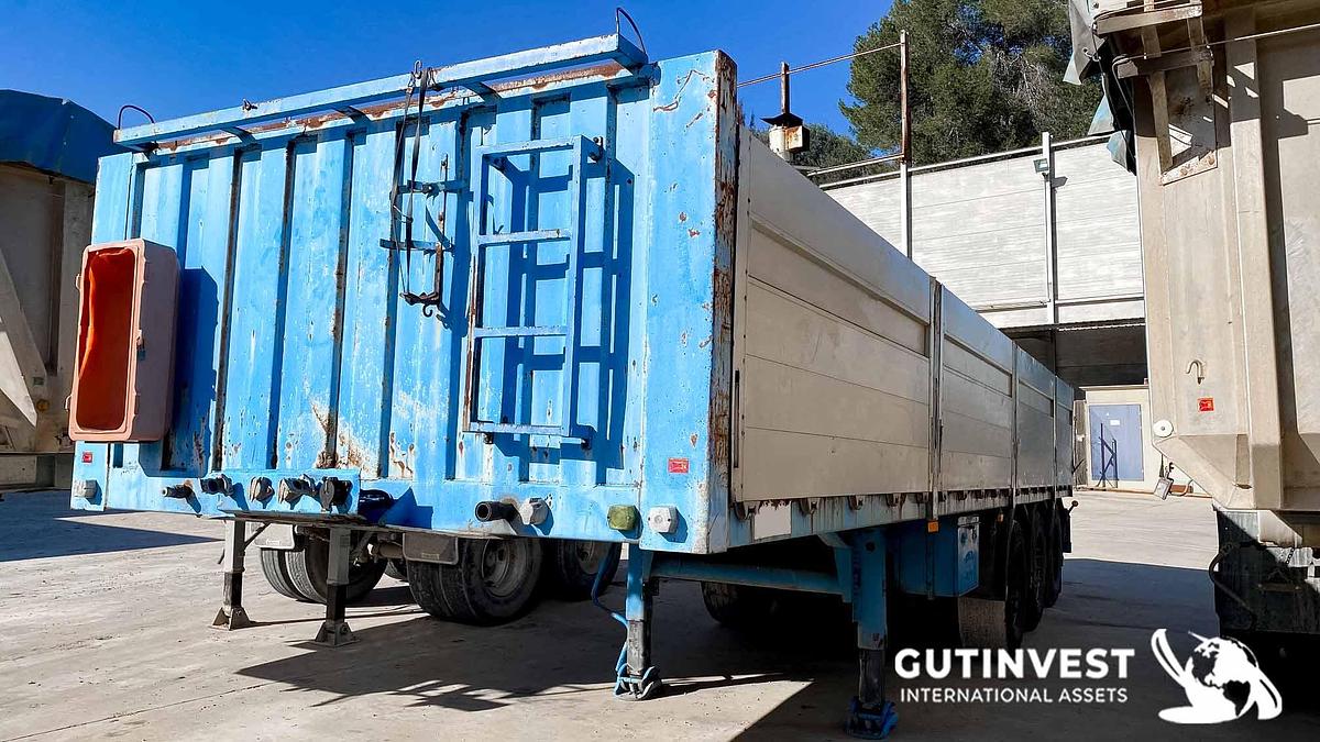 Used Semi - trailer open box- 3 axes
