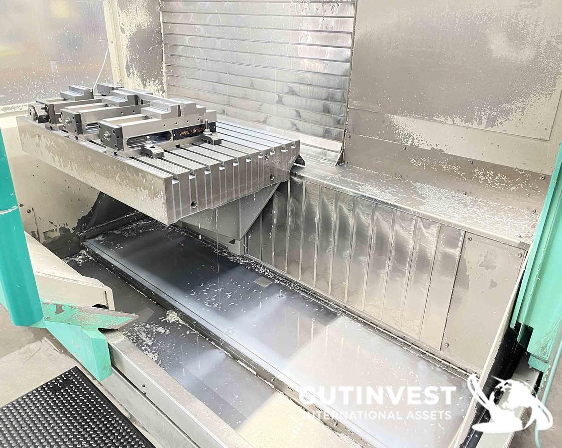 Usado 1 - Centro de mecanizado vertical CNC de 3 ejes