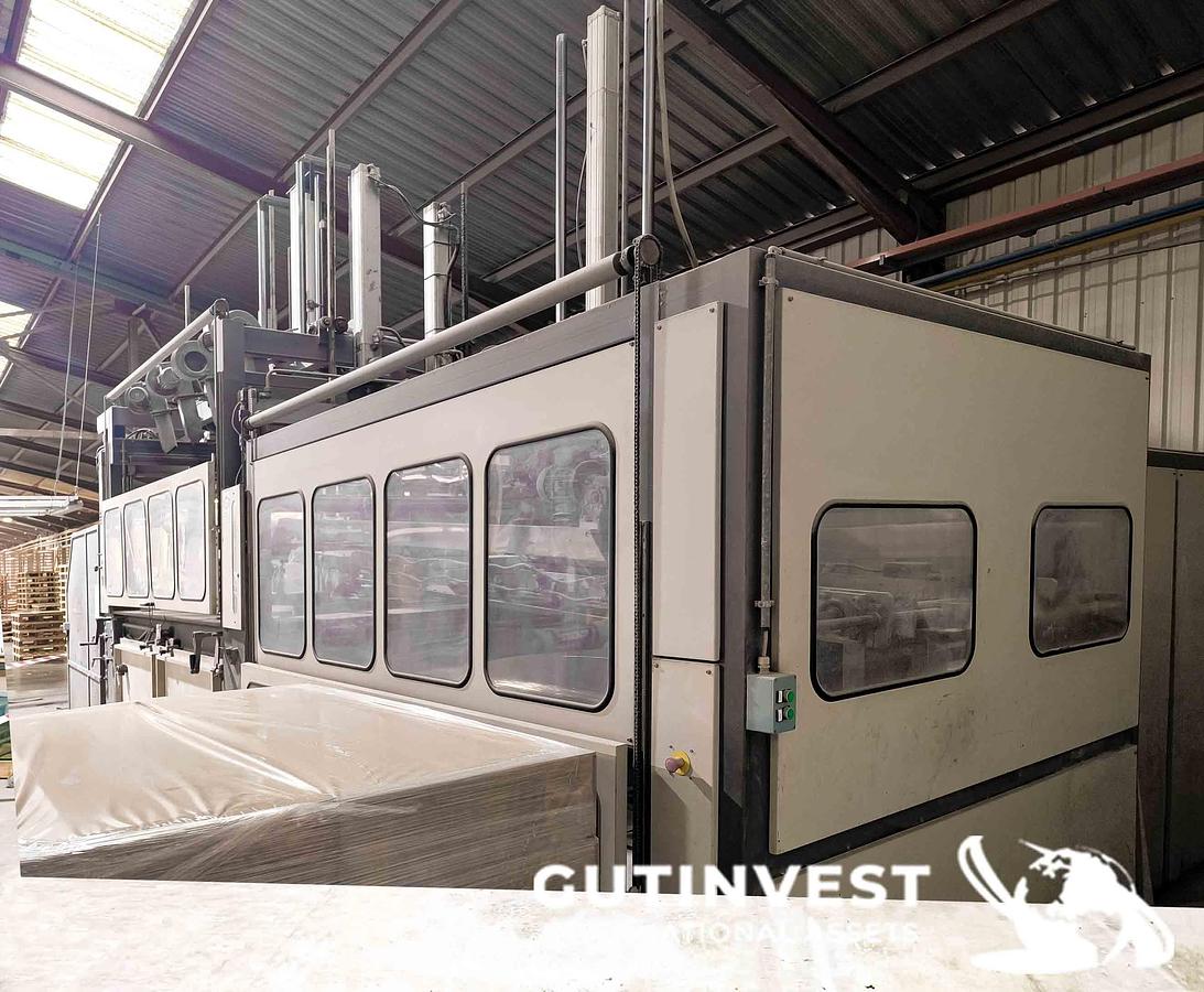 Used Vacuum Thermoforming Machine