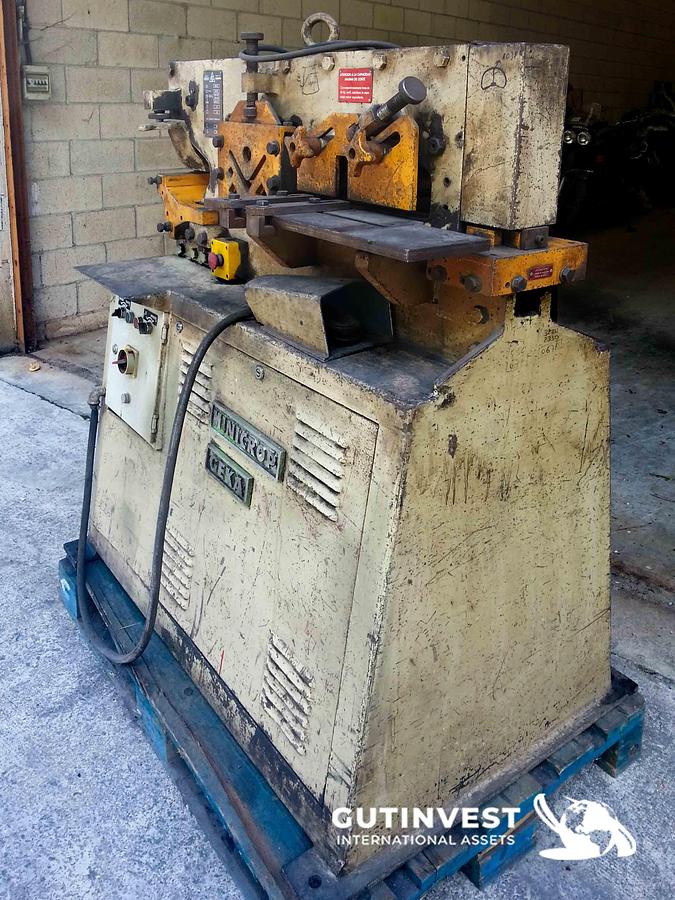 Used 1 - Hydraulic punching shear