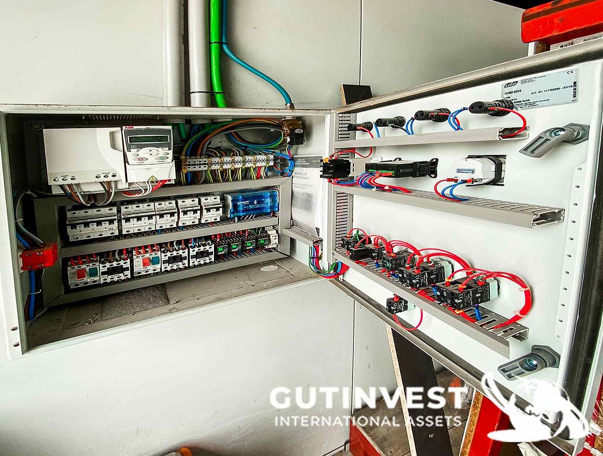 Used 4 - Pressurized and Climate-Controlled Paint Booth