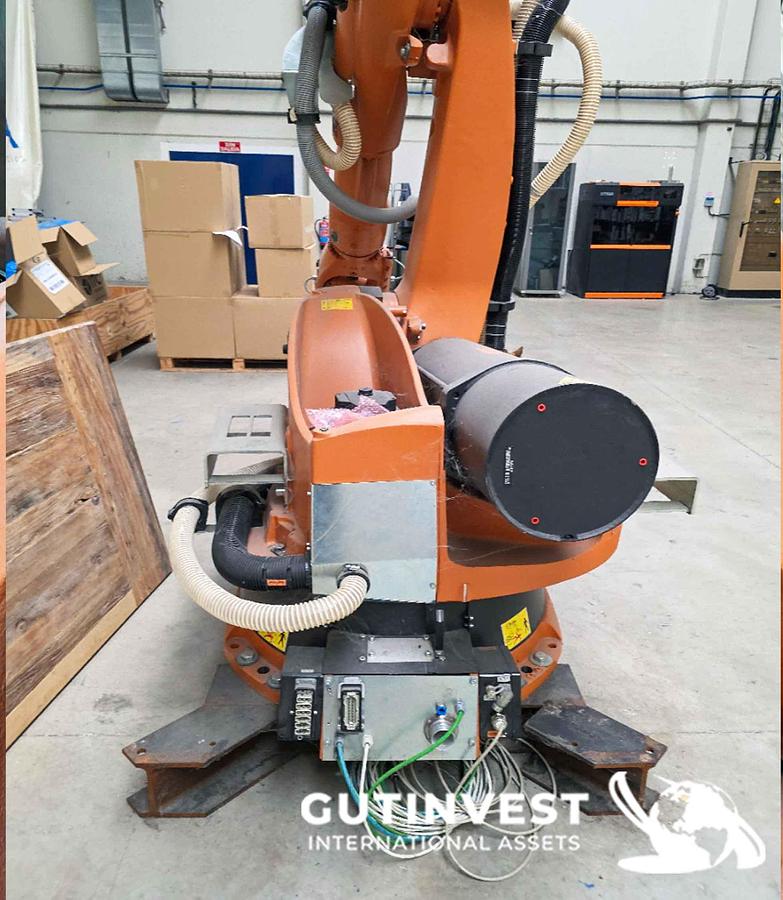 Usado Robot industrial de carga