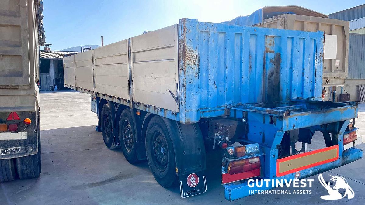 Used Semi - trailer open box- 3 axes