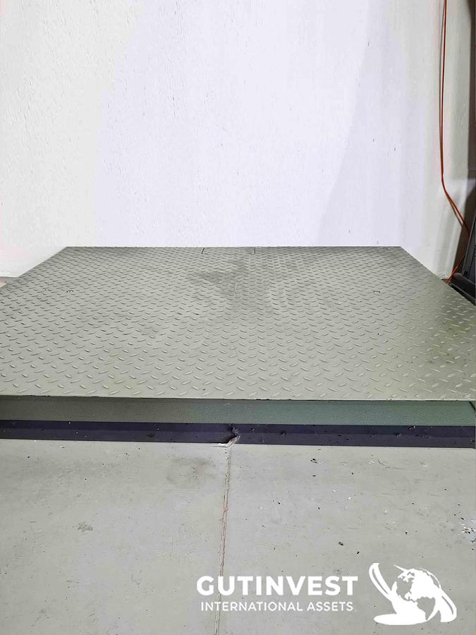 Used 7 - Weighing machine