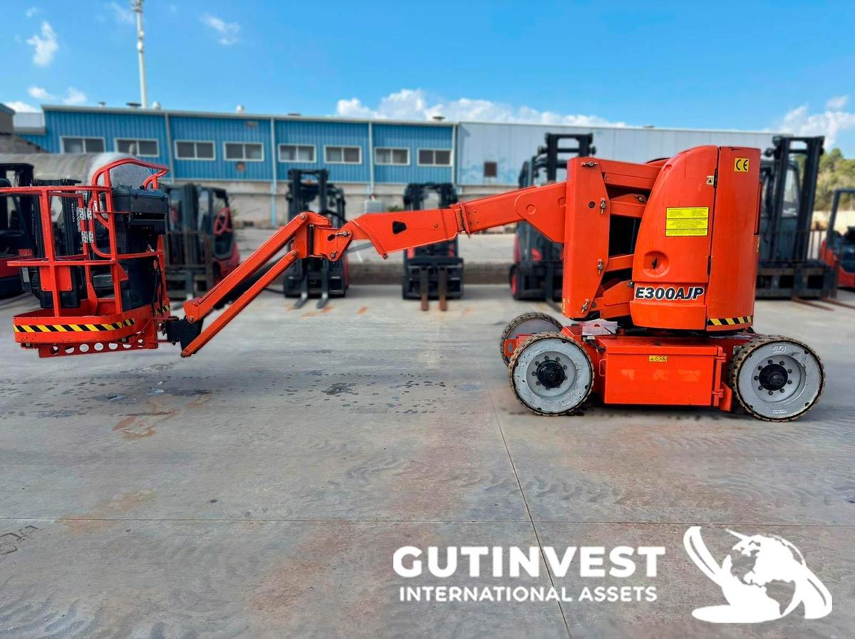 Used Electric Articulated Boom Lift - 11.0m