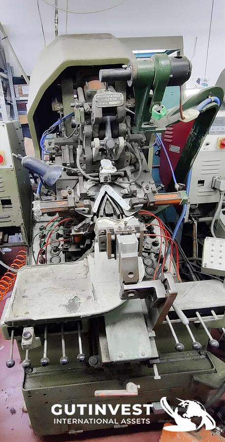 Usado 4 - Máquina para centrado y montaje de puntas calzado