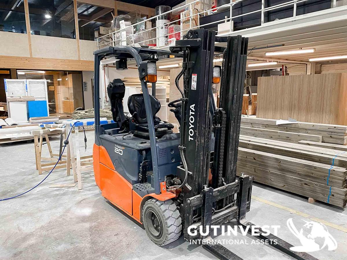Used 3 - Electric forklift - 2Tn