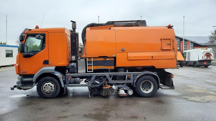 Gebruikt 2007 DAF LF55 + Johnston Beam VS650