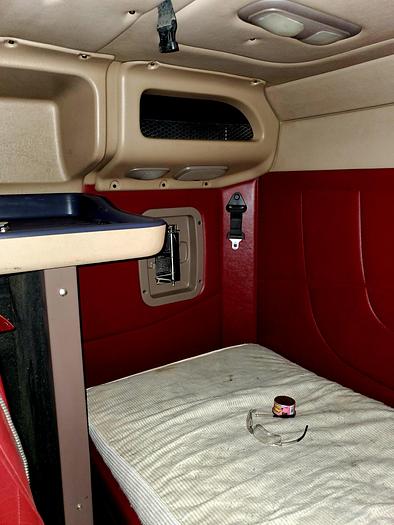 Used 2008 Peterbilt 386 Truck