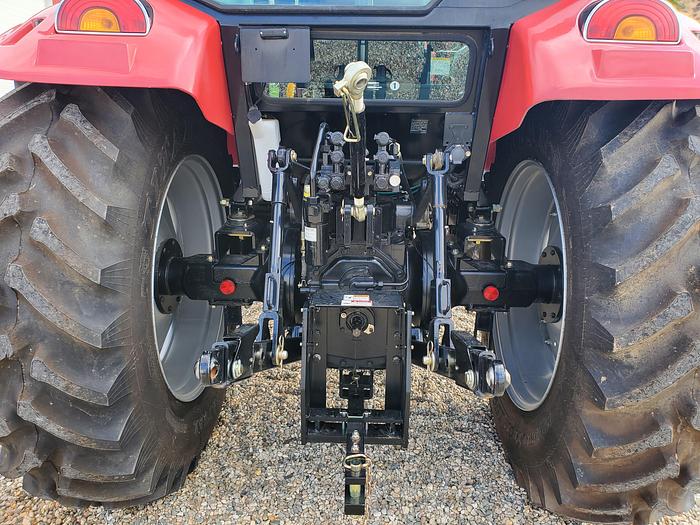 125 hp Mahindra 9125S Tractor w/ Loader ** 4 hrs - Never Used **