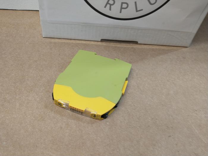 Used PILZ PNOZ S1 24VDC 2N/O , SAFETY RELAY, # 750101