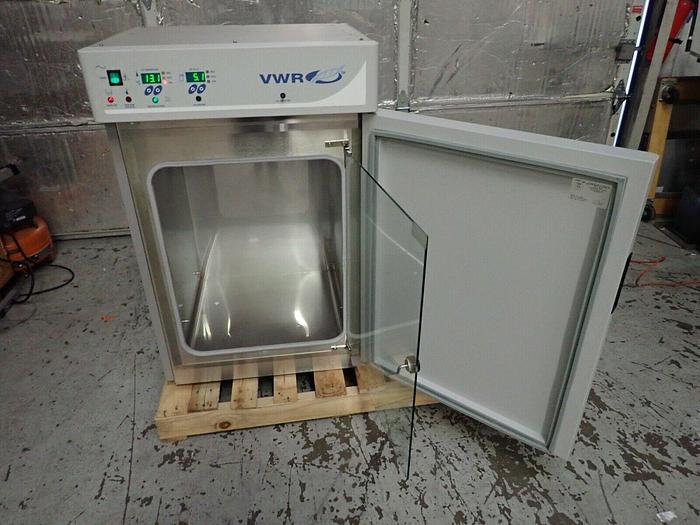 Used VWR Sheldon Manufacturing Model 2300 Water-Jacketed Heated CO2 Incubator