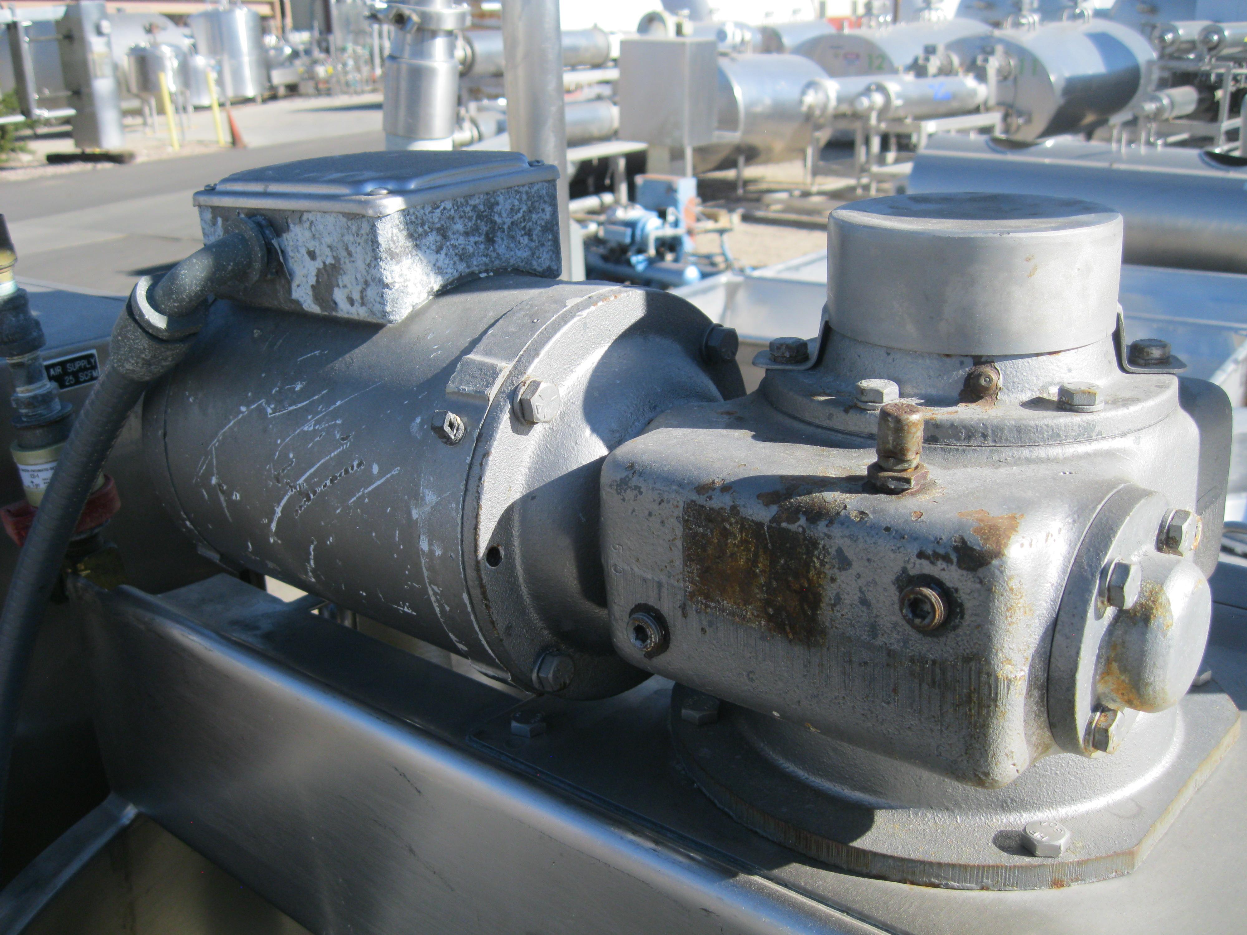 Used 100 GALLON MIXING TANK W/SKID FOR MIXING VISCOUS MATERIAL