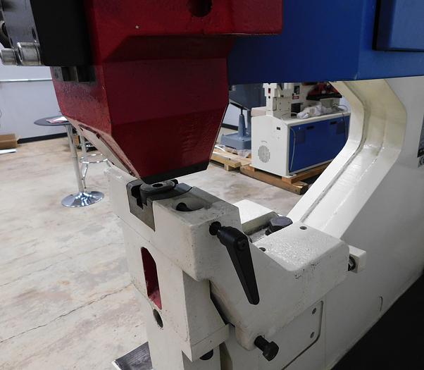 Mubea 110 Ton Hydraulic Ironworker HIW 1000/610