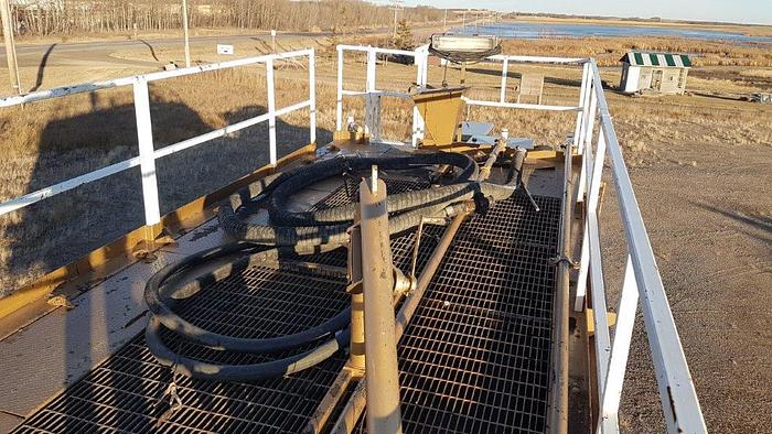 Used 2000 WELCAN 4 Axle Carrier Style Oilfield Pump / Kill Truck