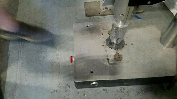 Used Sonics and Materials Ultrasonic Plastic Welder Sonic Welding