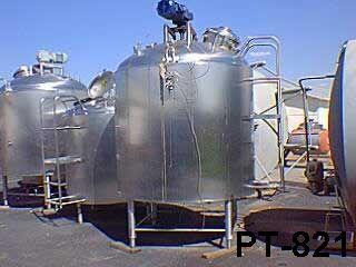Usado 1000 GALLON MIX TANK