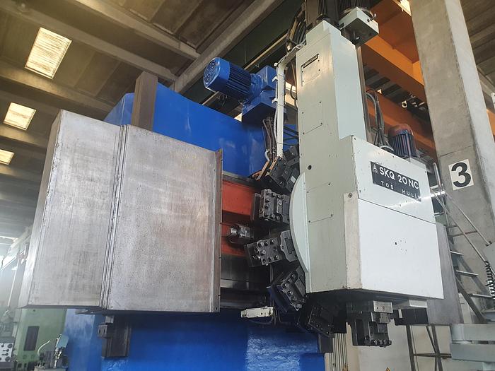 Usato TORNIO VERTICALE TOS SKQ 20 CNC
