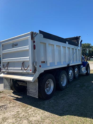 Used 2011 Kenworth T800 tri axle dump truck