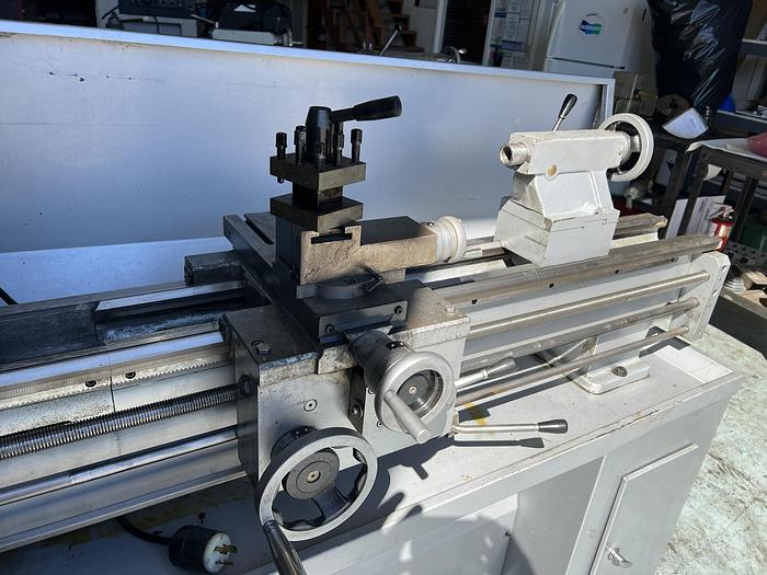 Used 2009 Vectrax/MSC 82837915 14x40 Engine lathe