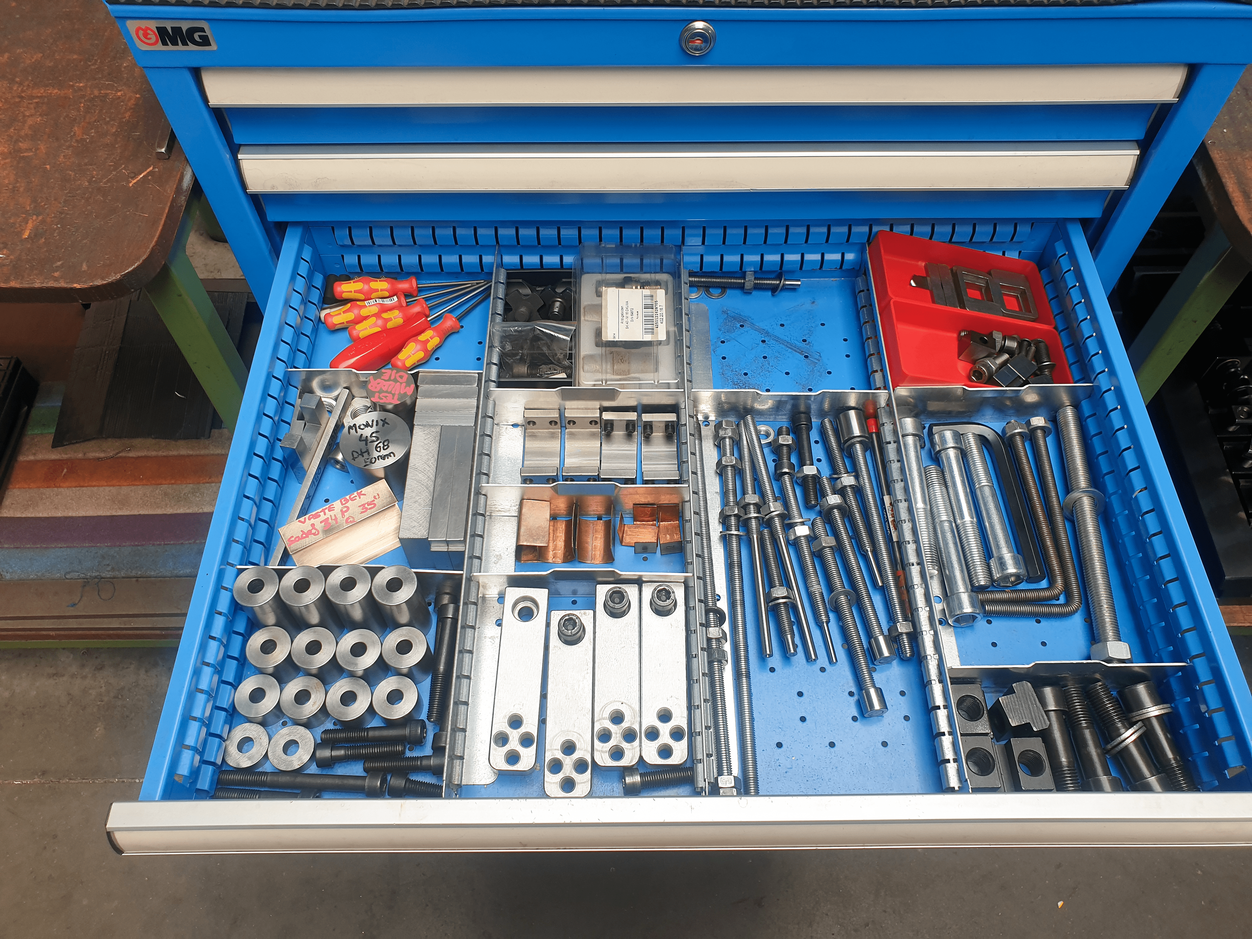 Used Doosan DNM 650 - Vertical Machining Center - 2013