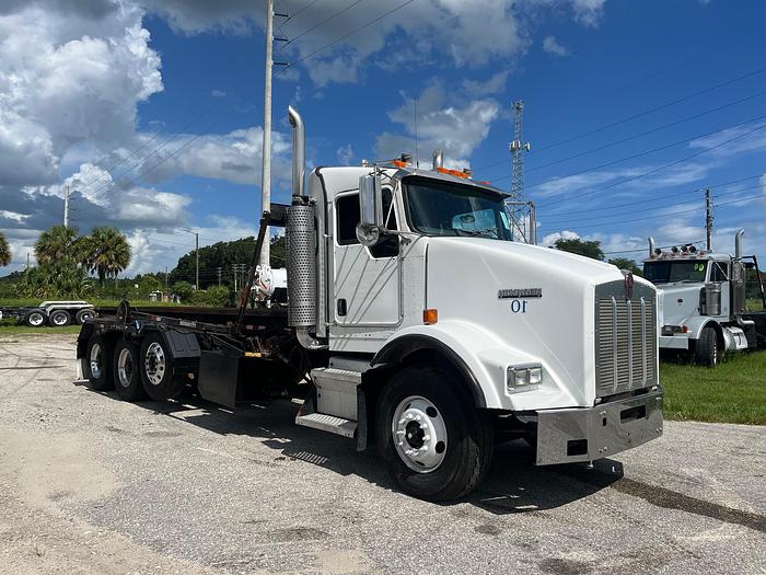 Used 2005 Kenworth T800 TriAxle RollOff Truck (Consignment) for Sale