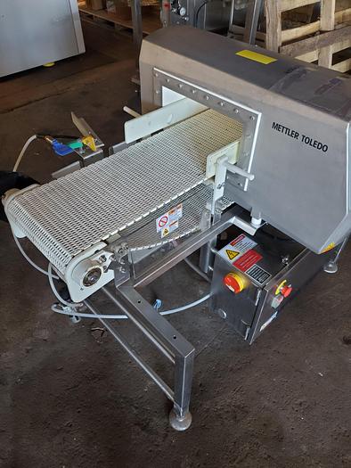 Used Safeline SL1500 metal detector power phase pro 2013 14" x 6"