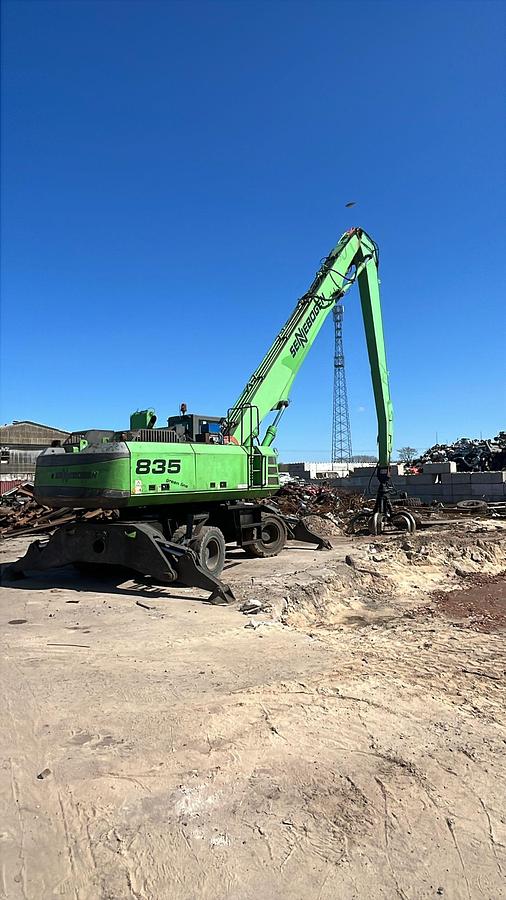 Umschlagbagger zum Verkauf bei Tomcat Trading GmbH