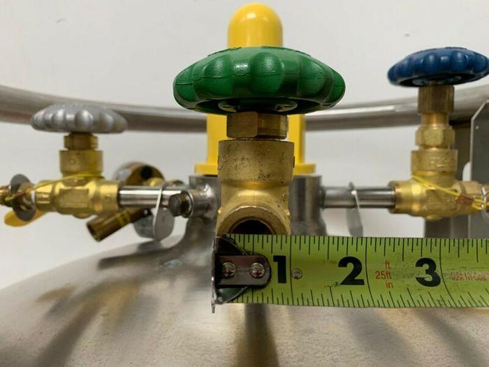 Used CHART Dura-Cyl 31836319 Liquid Nitrogen Container 230LP/230L