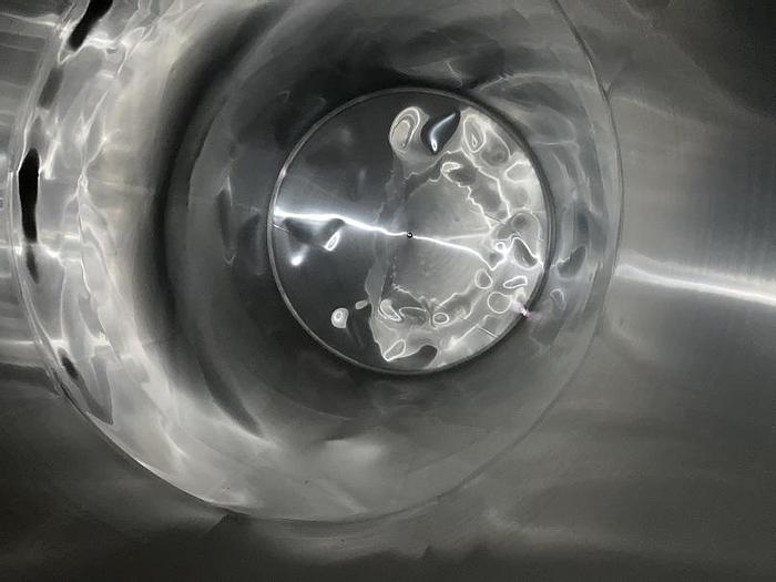 Used 20,000 GALLON WALKER VERTICAL STAINLESS STEEL SILO