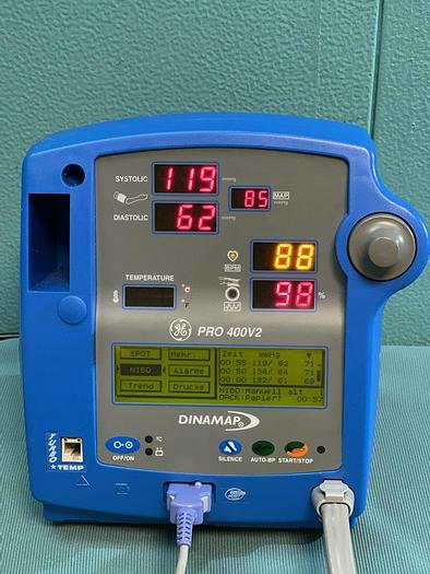 Used GE DINAMAP Pro 400V2 Patientenmonitor mit Schlauch und Blutdruckmanschette