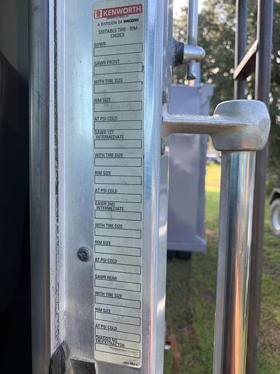 Used 2007 KENWORTH T800 GRAPPLE TRUCK