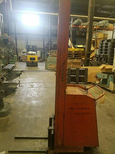 Used Presto 1000 Lb Capacity Hydraulic Lift Truck Model C-74