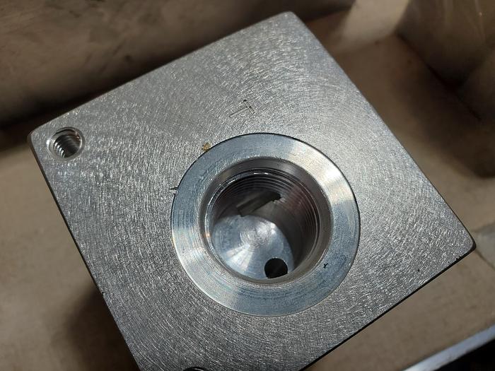 SFP10052 hydraulic directional control valve manifold (BRD1)