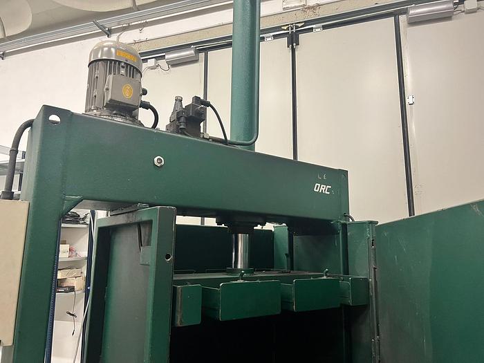 Usato 1996 PRESSA Imballaggio verticale - Revisionata