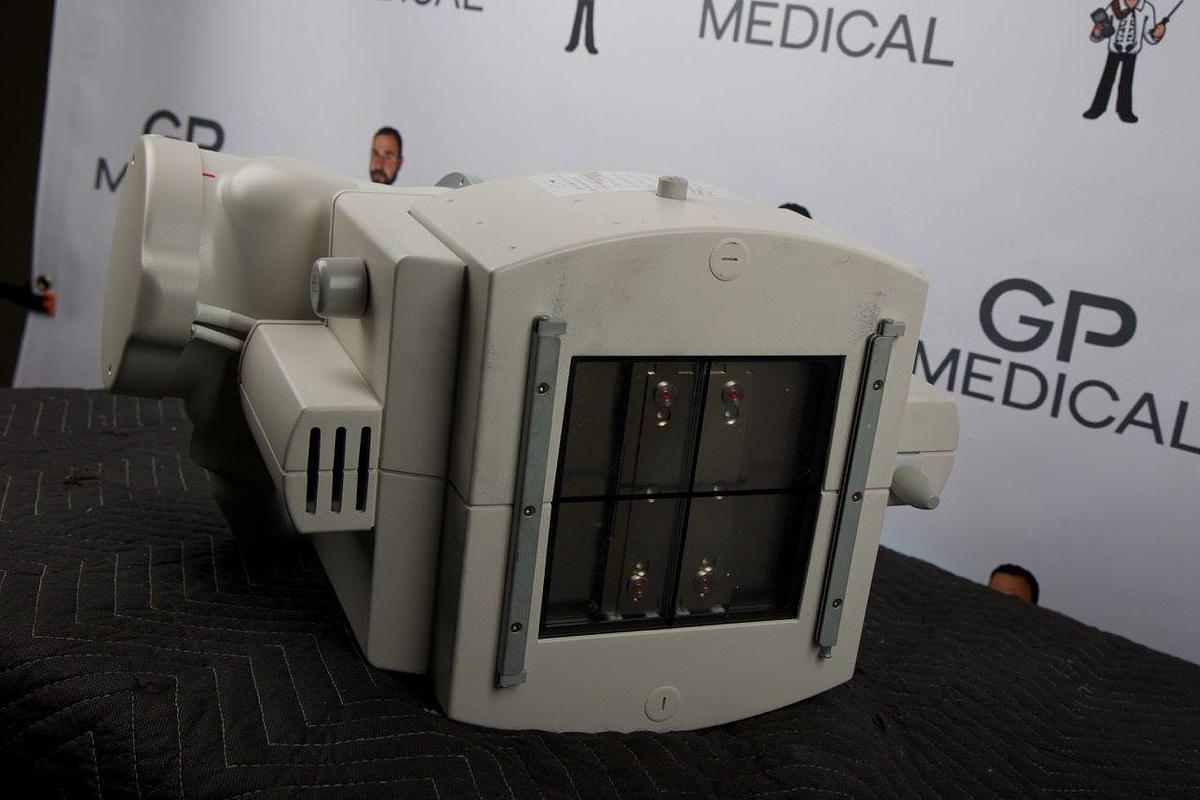 Used For Sale PHILIPS Philips SRO 33100 ROT 360 9890 000 86101 X-Ray Tube Housing Assembly w/ Collimator 9896 010 22303, 2011  Good Condition X-Ray Tube Parts P/N 9890 000 86101