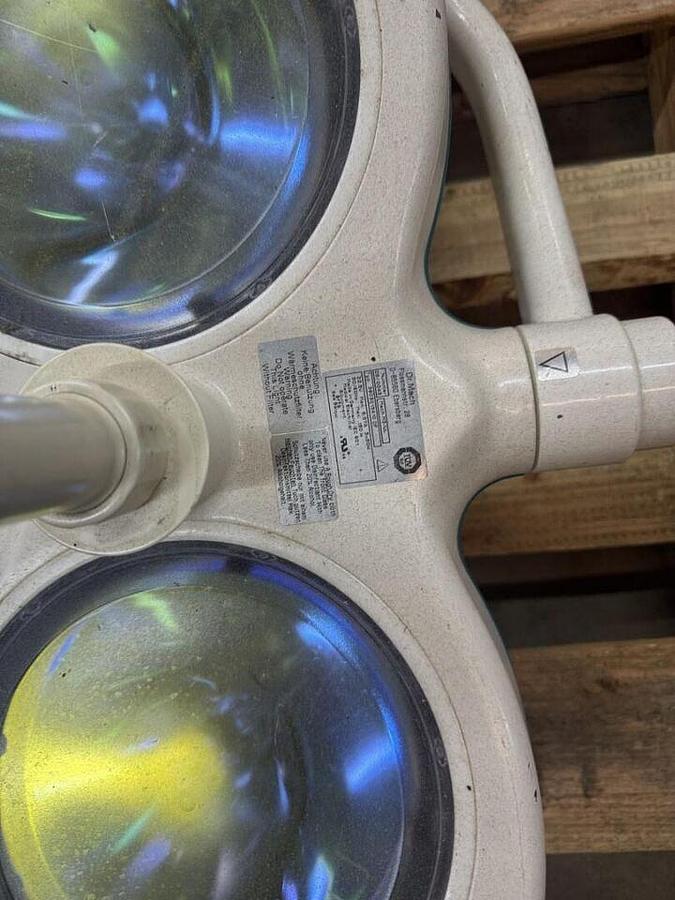 Used For Sale HEALTHCARE LIGHTING Dr. Mach Flossmannstr. 28 Mach M3/UL 3903013410 DF Surgical Light  Surgical light Light Source Parts P/N 28 Mach M3/UL 3903013410 DF