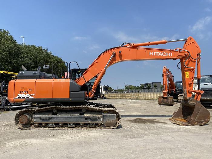 Usato 2016 HITACHI ZX300LCN-6