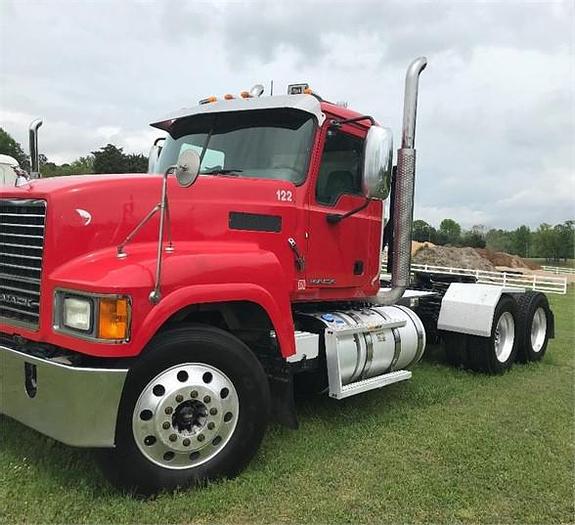 Used 2015 MACK PINNACLE CHU613