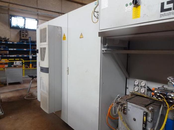 Utilisé Machine CNC d’usinage de vis mère