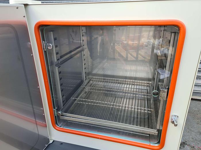 Used Sanyo MIR-162 Incubator