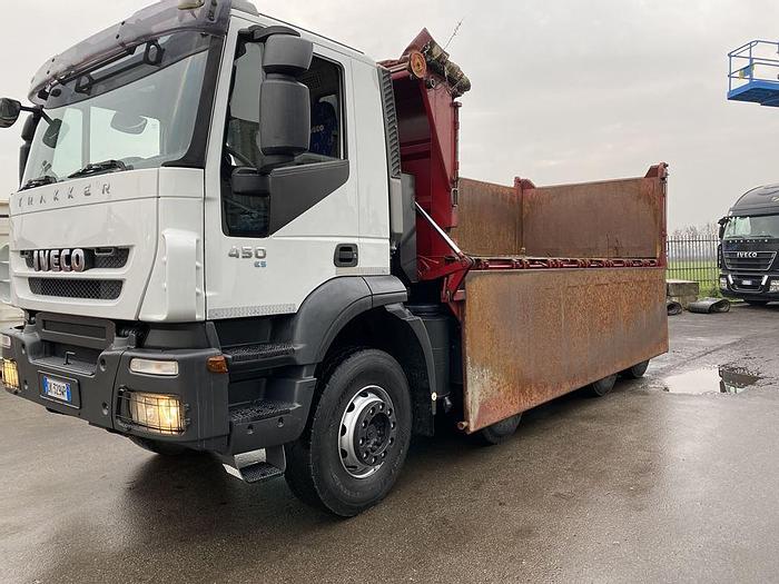 Usato 2007 IVECO TRAKKER 8*4 450 E/5 TRILATERALE