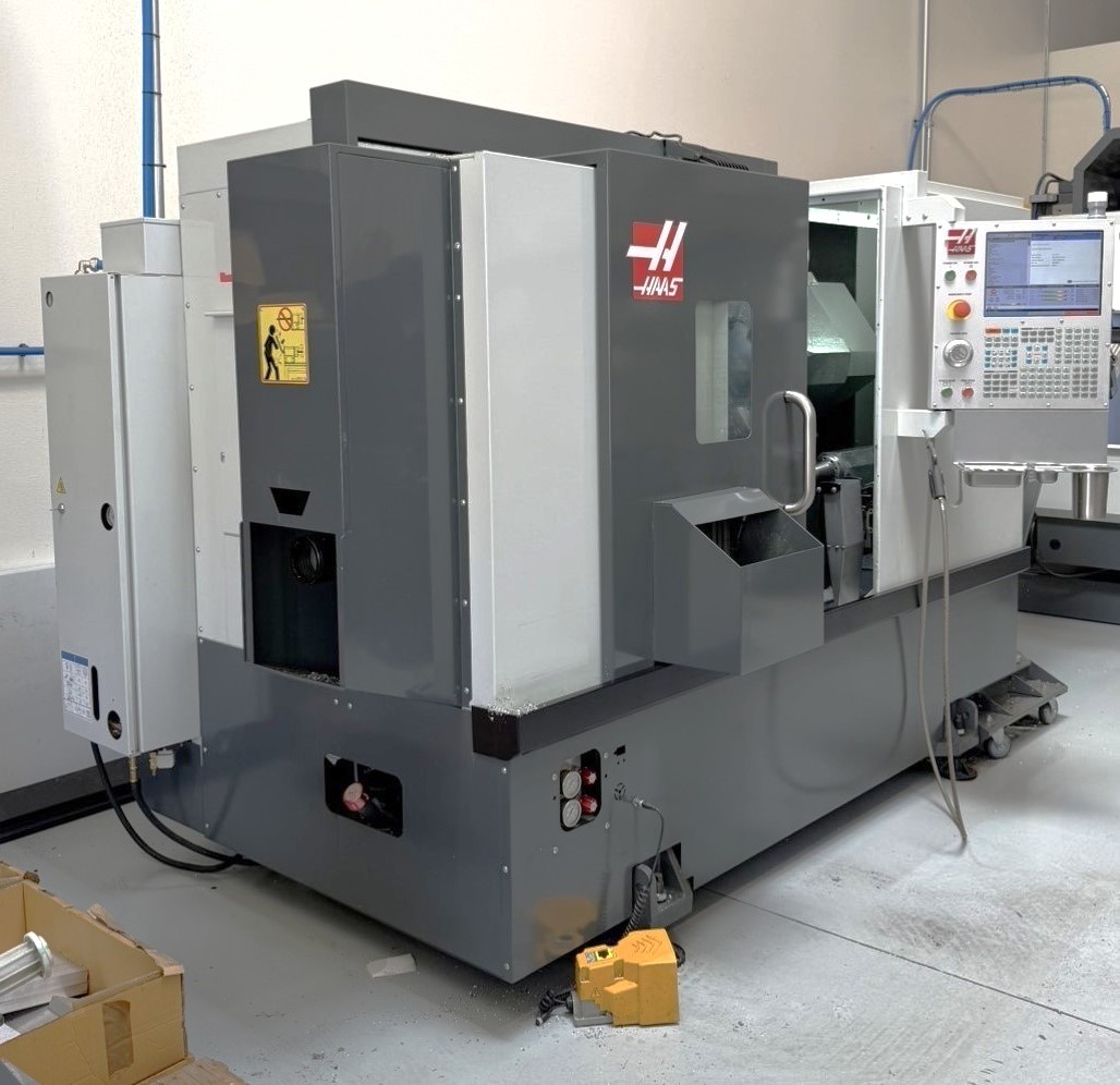 Used 2022 Haas ST-20 with Tailstock, Chip Conveyor, 8" Hyd. Chuck, Tool Presetter, Parts Catcher, Very Nice Condition