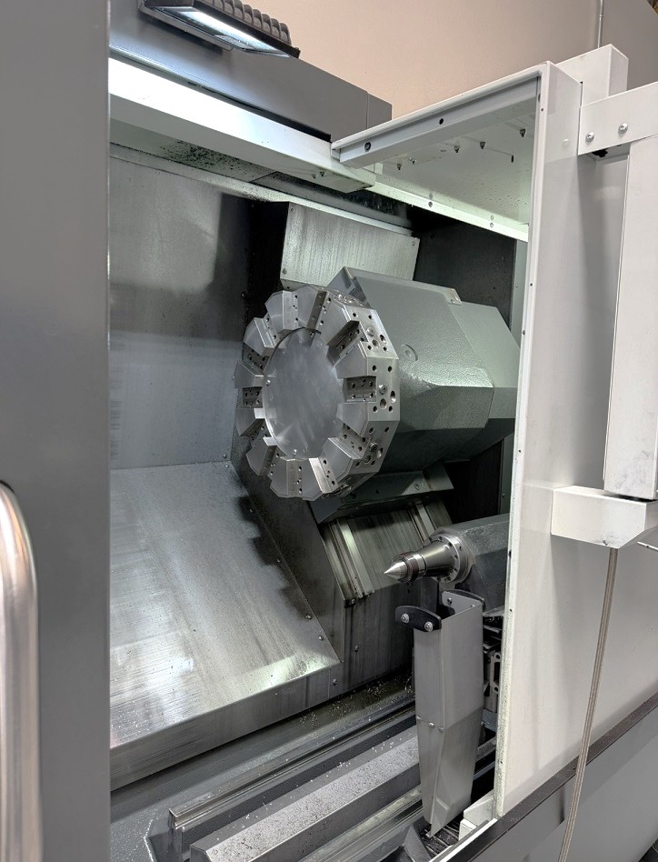 Used 2022 Haas ST-20 with Tailstock, Chip Conveyor, 8" Hyd. Chuck, Tool Presetter, Parts Catcher, Very Nice Condition