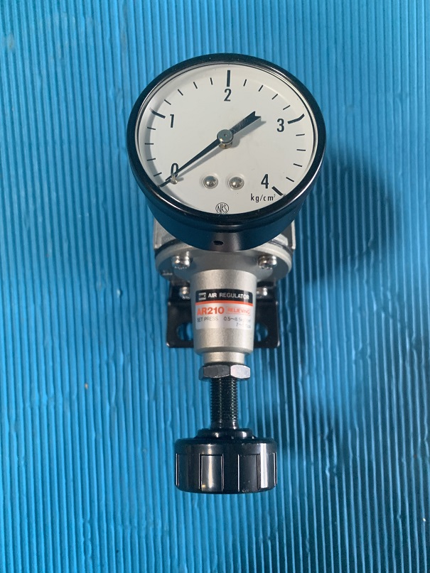 Used SMC Air Regulator AR210