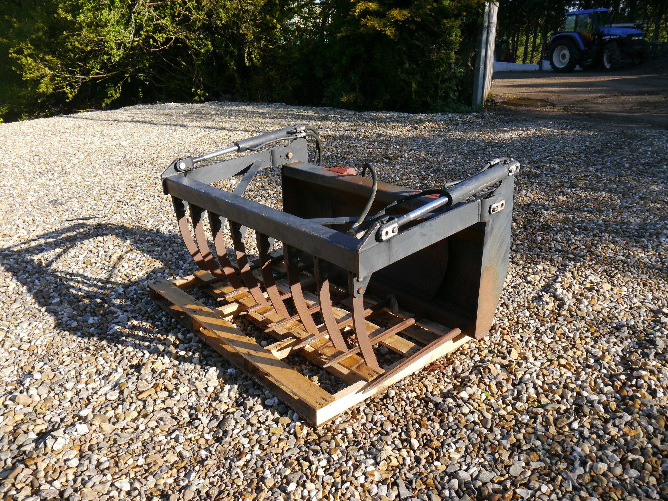 Used Quicke Muck Grab