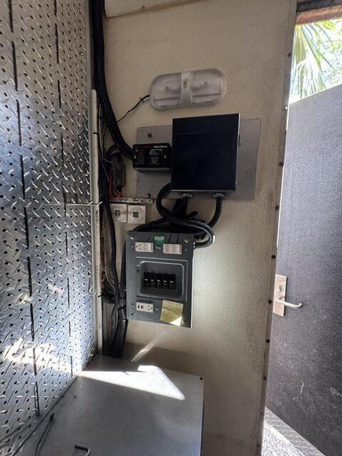 Used 2015 HINO with Truck Body