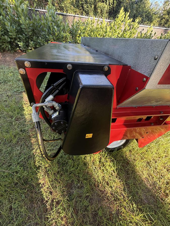 Used 2019 Toro Topdresser 2500