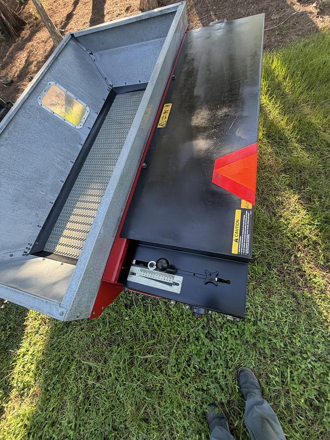 Used 2019 Toro Topdresser 2500