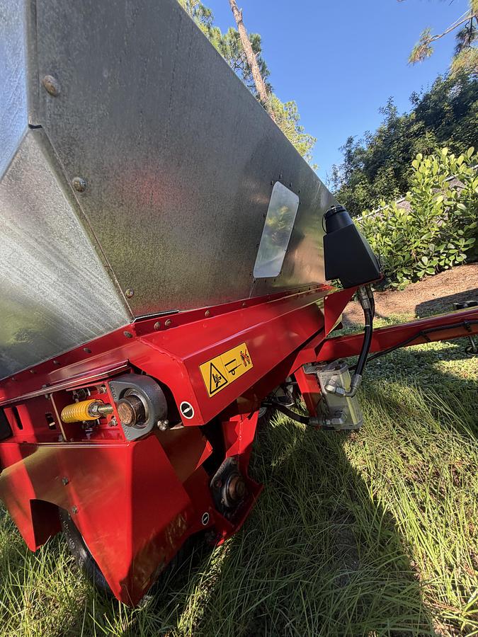 Used 2019 Toro Topdresser 2500